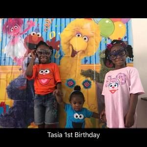 Meet your Posher, April